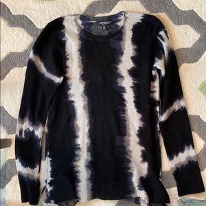Saks Fifth cashmere b/w patterned sweater